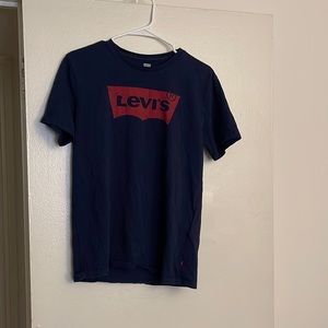 Levi tee